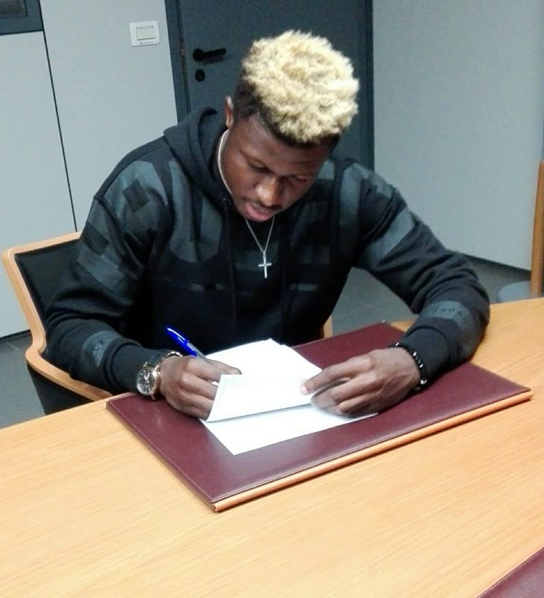 Kwasi Sibo signs four-year deal with Watford