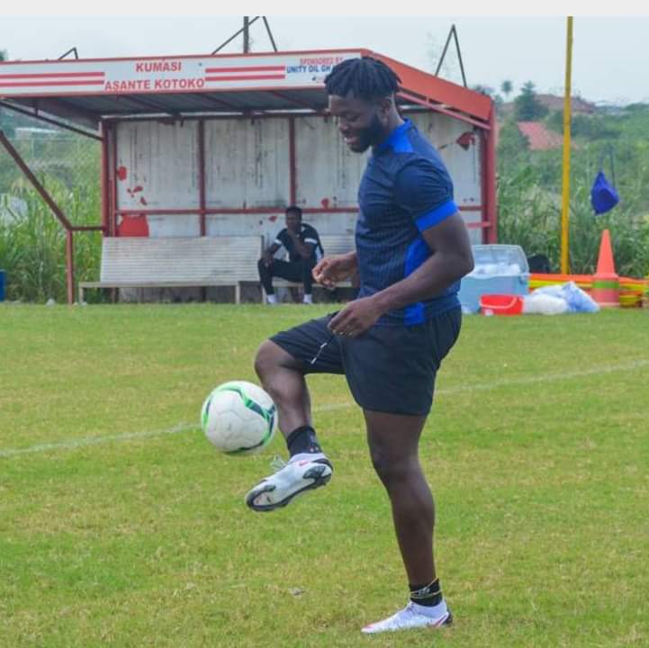 Photos: Asante Kotoko midfielder Muniru finally arrives in camp; trains with teammates