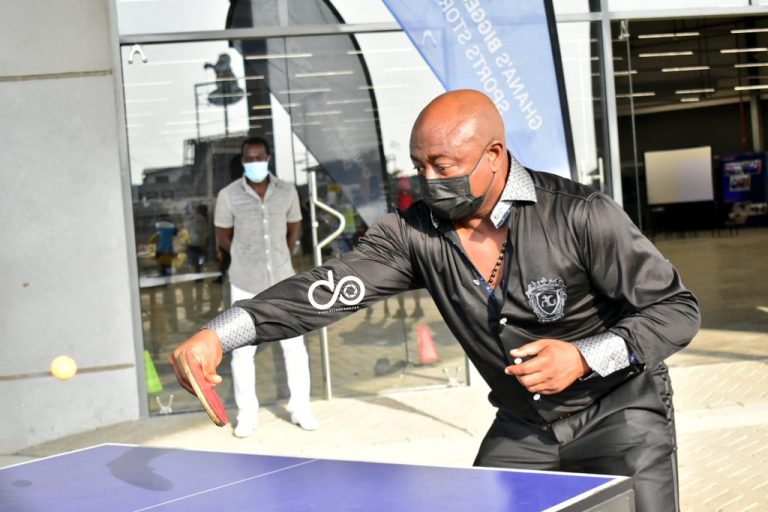 Video: Abedi Pele plays table tennis with kids at Decathlon Ghana launch in Kawukudi