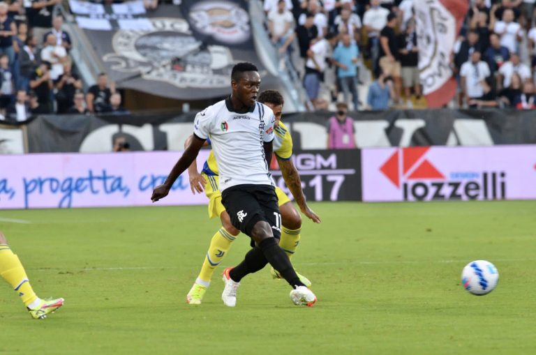 Emmanuel Gyasi on target for Spezia Calcio against Juventus in Serie A