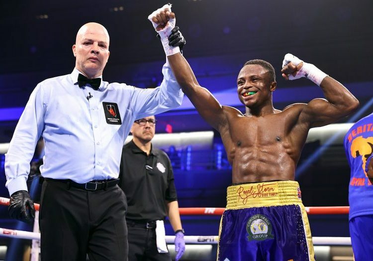 Ghana’s Isaac Dogbe defeats Christopher Diaz to close in on Featherweight title [HIGHLIGHTS]