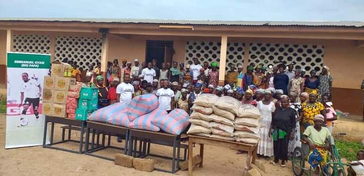 Spezia Calcio midfielder Emmanuel Gyasi celebrates Christmas with widows, needy and orphans in Ghana