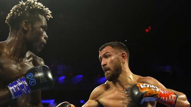 Boxing: Ghana’s Richard Commey beaten by Ukrainian Loma in World title challenge