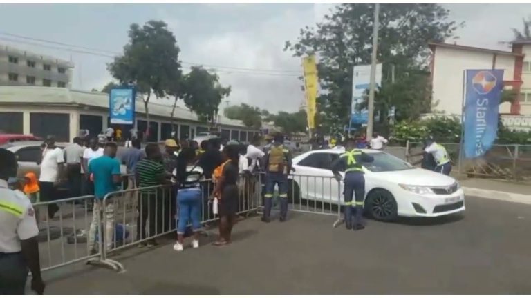 Thousands of Hearts & Kotoko fans throng to Accra Sports Stadium ahead of Super Clash [VIDEO]