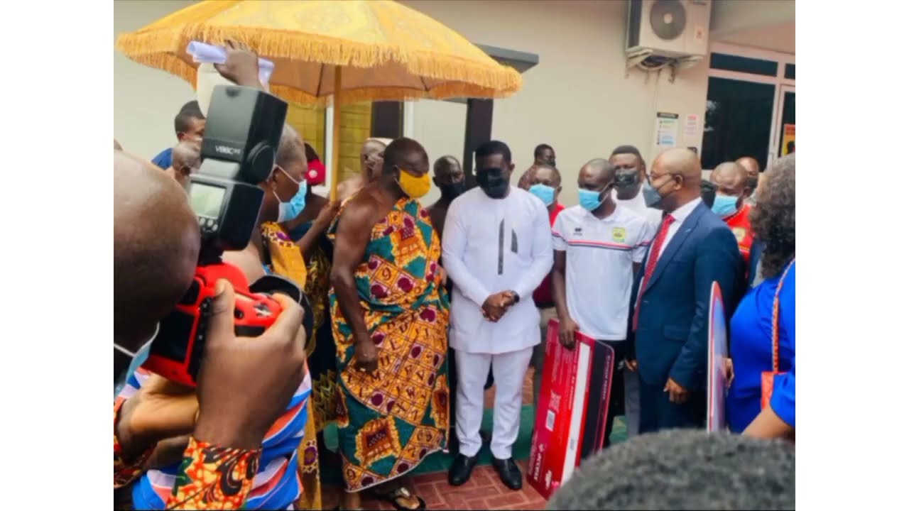 Otumfuo Osei Tutu II heaps praise on Nana Yaw Amponsah at Manhyia [VIDEO]