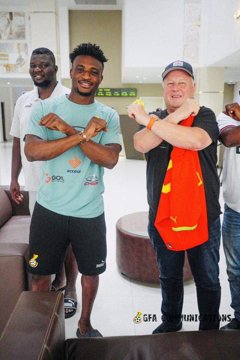 Kudus Mohammed meets West Ham supporter who travelled from UK to watch his game in Kumasi